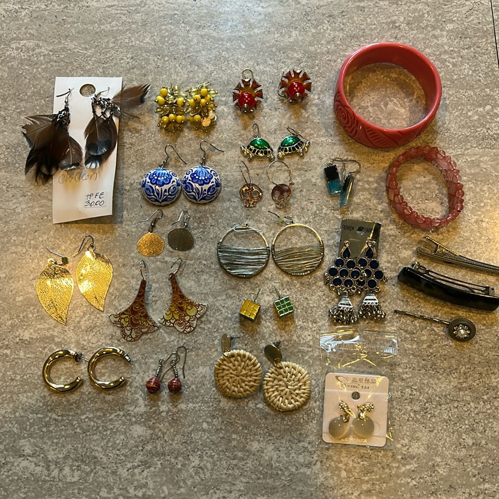 Earring Bundle (17 pairs) with includes 2 bracelets, and hair clips